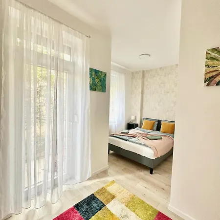 Dob House I 2bdrm I 2bthrm *