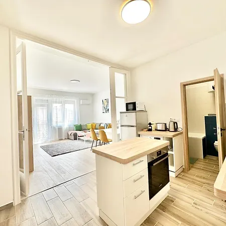 Lägenhet Dob House I 2bdrm I 2bthrm