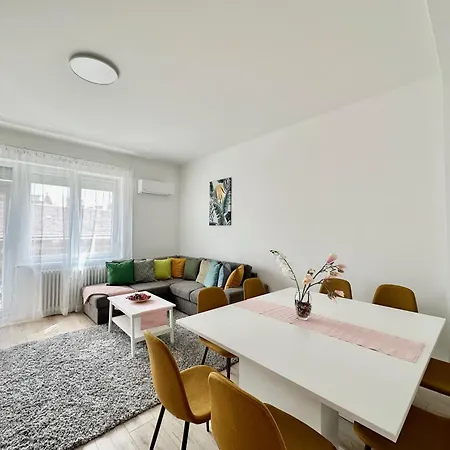 Dob House I 2bdrm I 2bthrm